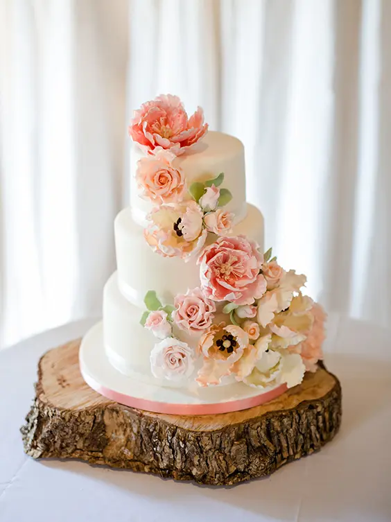 Clock Barn Pastel coloured wedding cakes