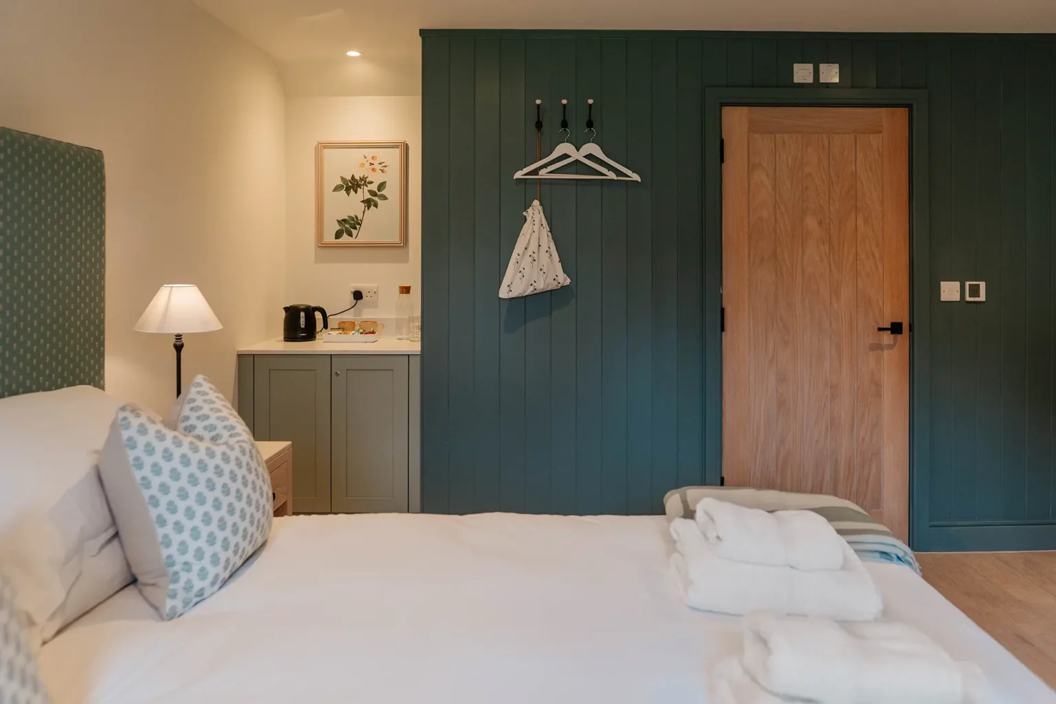 clock barn weddings rose barn bedroom