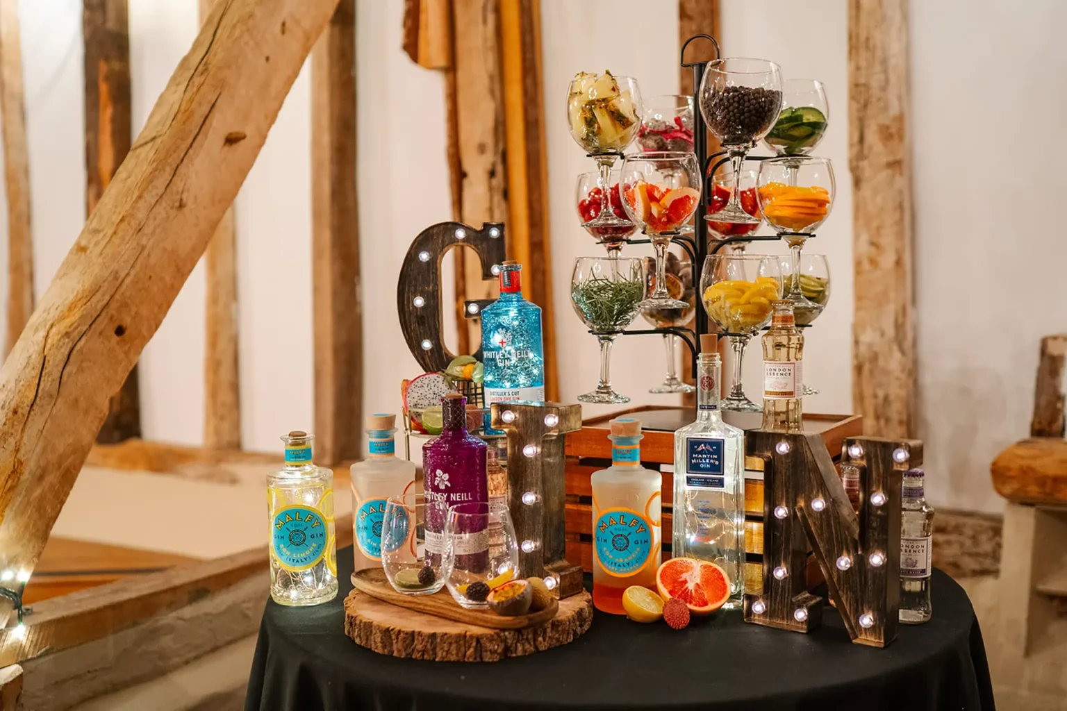 clock barn weddings drinks display